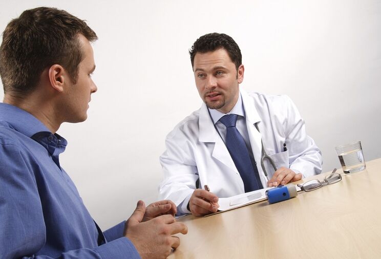consultation avec un médecin avant une opération d'agrandissement du pénis